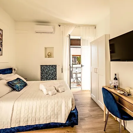 Marty - Luxury Πανσιόν Πεσκάρα