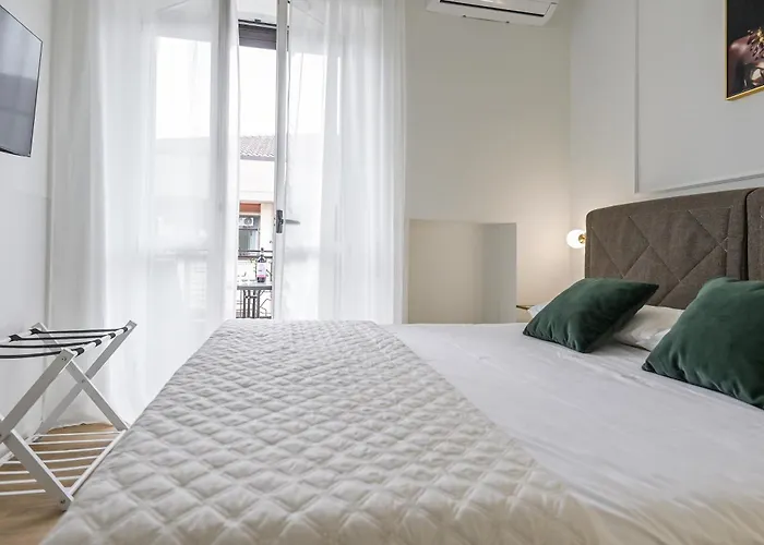 Marty - Luxury בית הארחה פסקרה