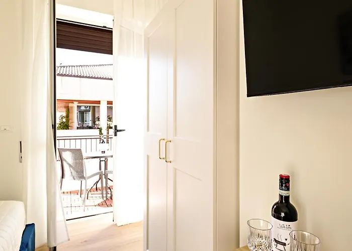 Marty - Luxury בית הארחה